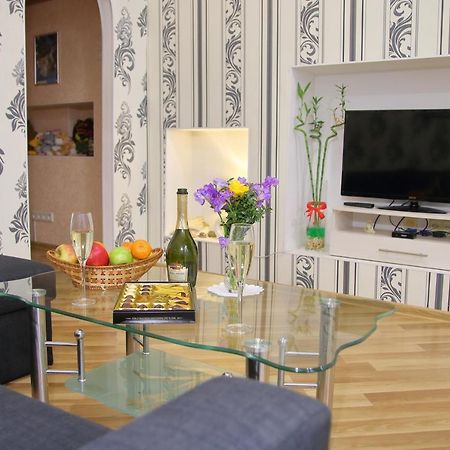 Apartment On Pushkinskaya 16 オデッサ エクステリア 写真