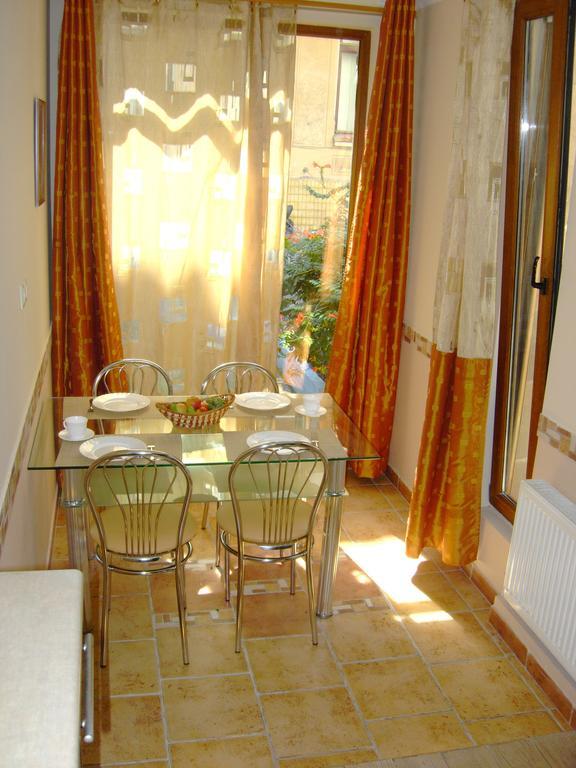 Apartment On Pushkinskaya 16 オデッサ 部屋 写真